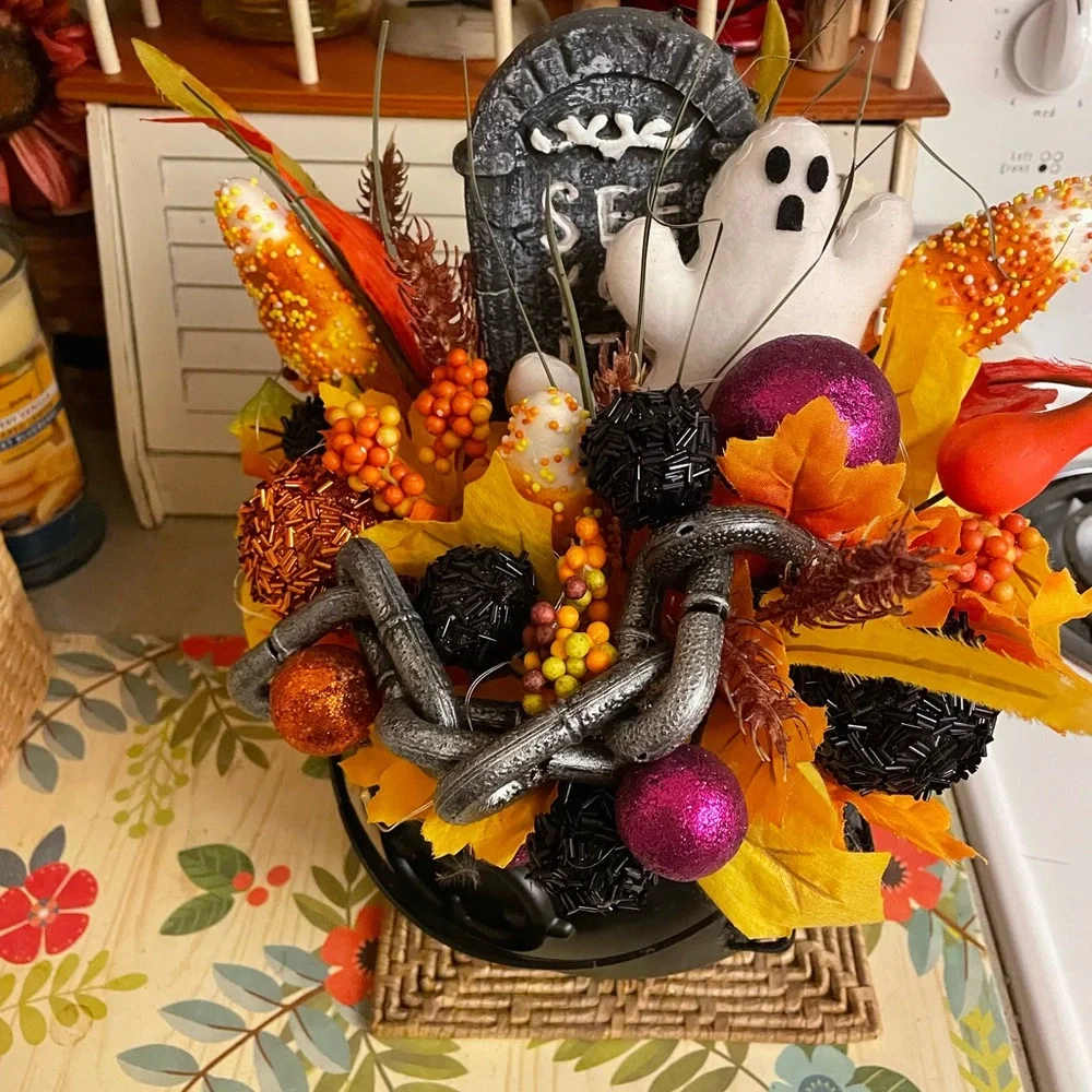 Cauldron Lighted Halloween Decoration - Picture 4 of 8